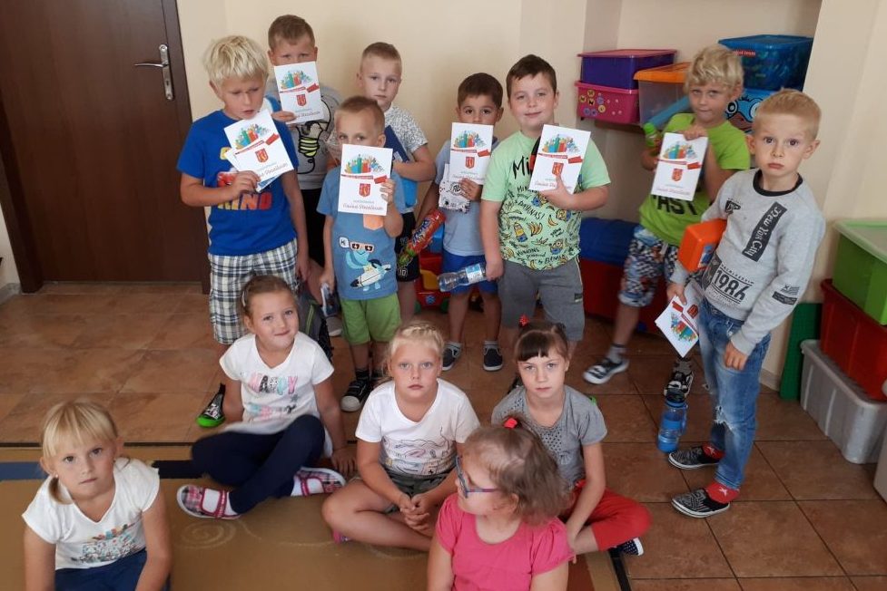 100 kolorowanek na stulecie niepodległości