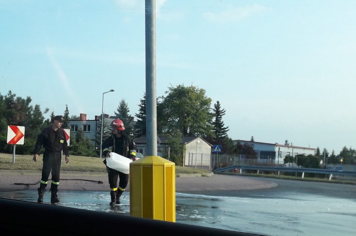 Utrudnienia na rondzie przy Urzędzie Skarbowym