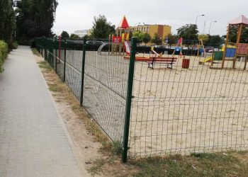Naprawili plac zabaw przy skateparku