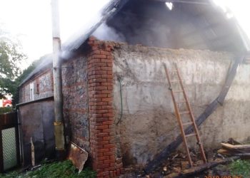 Pożar w gospodarstwie w Dołach ZDJĘCIA