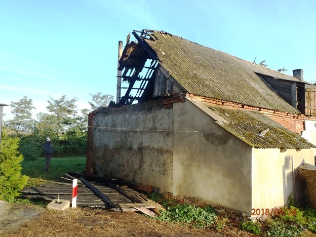 Pożar w gospodarstwie w Dołach ZDJĘCIA