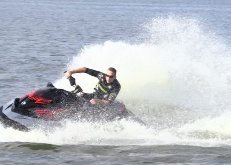 Słupczanie pożegnali lato nad jeziorem FILM