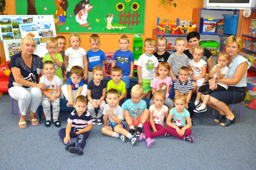 Przedszkolaki z Jarzębinki ZDJĘCIA GRUPOWE