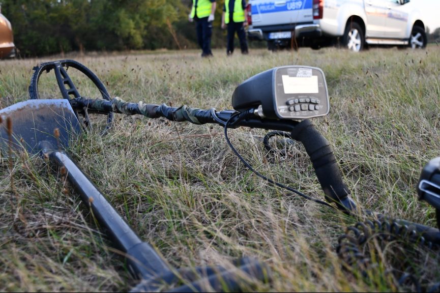 Przeszukiwał teren wykrywaczem metalu. Ma kłopoty
