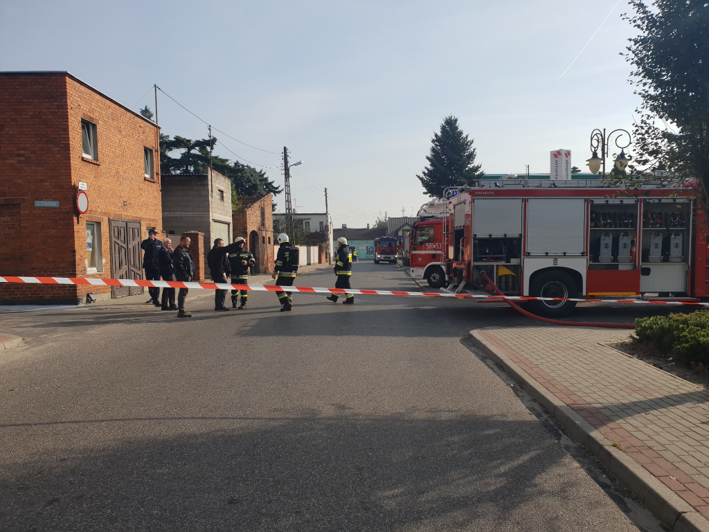 Zagórów: Pracownicy ewakuowani. Pali się butla z gazem ZDJĘCIA