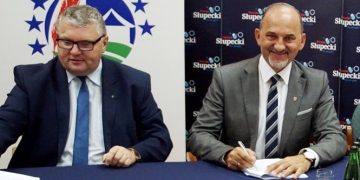 Wójtowie podpisali umowy z wicemarszałkiem