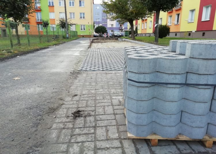 Koniec parkowania na trawnikach