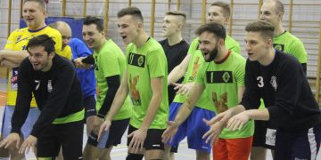 Liga ruszy nieco później