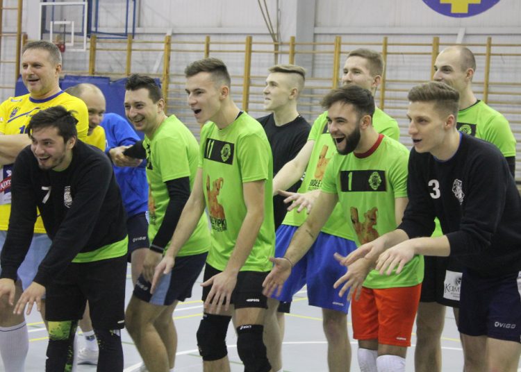 Liga ruszy nieco później