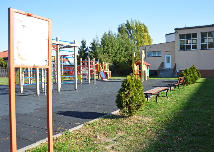 Uprawiają seks na terenie szkoły