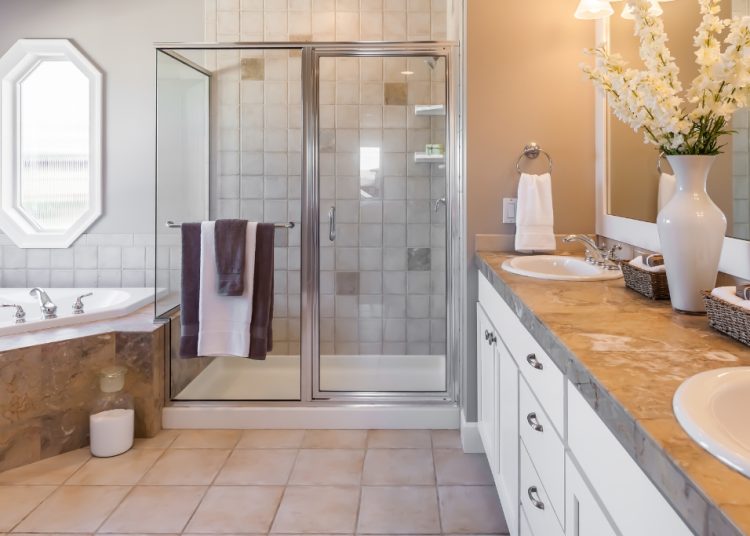 Prysznic czy wanna? Rozwiewamy łazienkowe dylematy