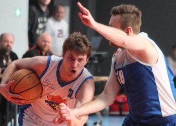 Grali w Pile, nie sprostali Basketowi