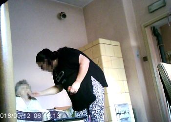 Opiekunka znęcała się nad podopieczną. Zobacz film