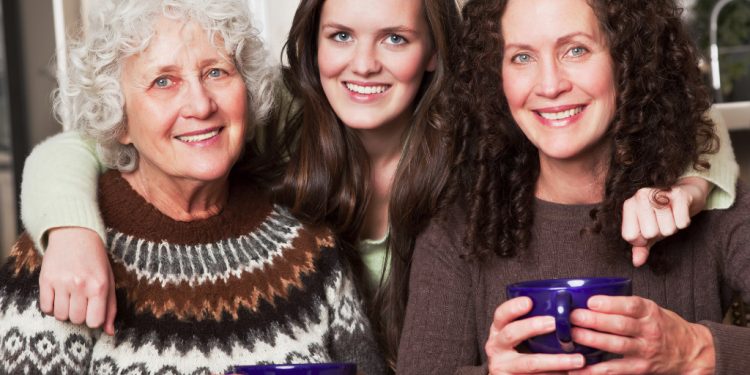 Jak dbać o higienę jamy ustnej nosząc protezę zębową?