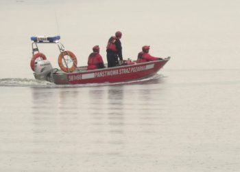 Żeglarze potrzebują pomocy. Strażacy ruszyli do akcji