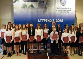 Kolejni stypendyści wyróżnieni