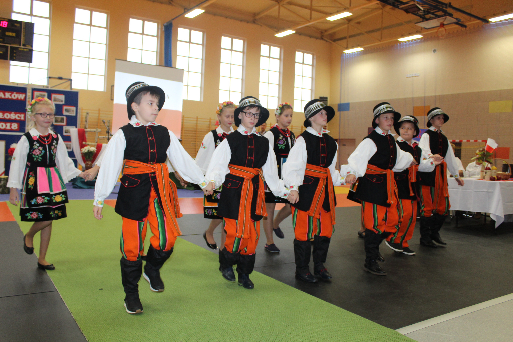 Brawa dla Iskierek na stojąco