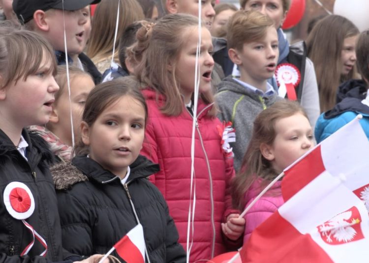 Na rynku razem śpiewali hymn FILM