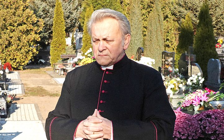 Nie chce biskupów na swoim pogrzebie