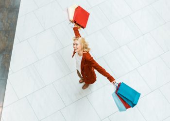 Zimowe wyprzedaże – jak z nich korzystać?