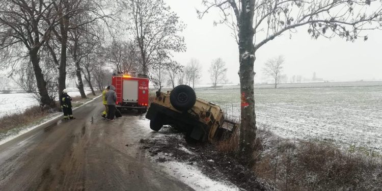 Amerykanie wpadli do rowu