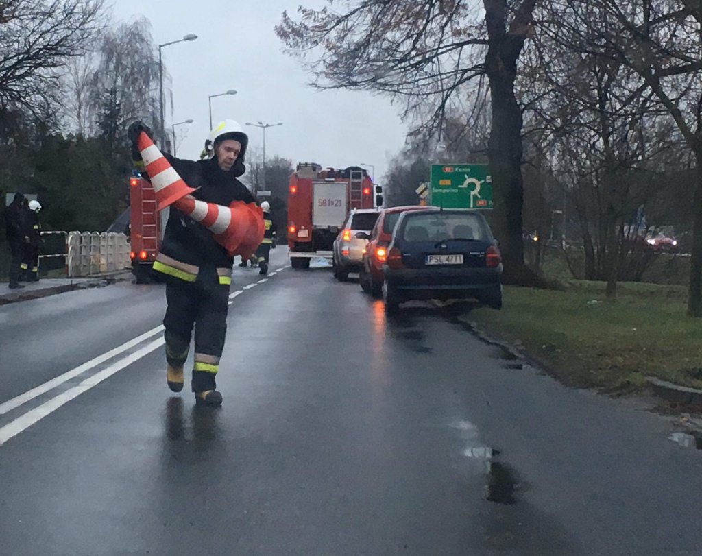Poważny wypadek na Warszawskiej. Droga zablokowana! (FOTO)