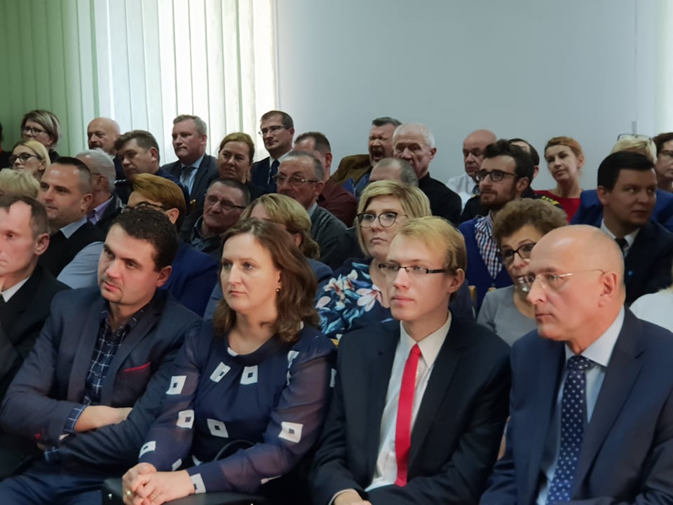 Trwa kluczowa dla przyszłości powiatu sesja ZDJĘCIA