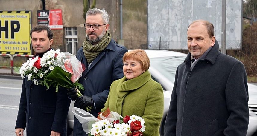 Złożyli kwiaty pod pomnikiem powstańców