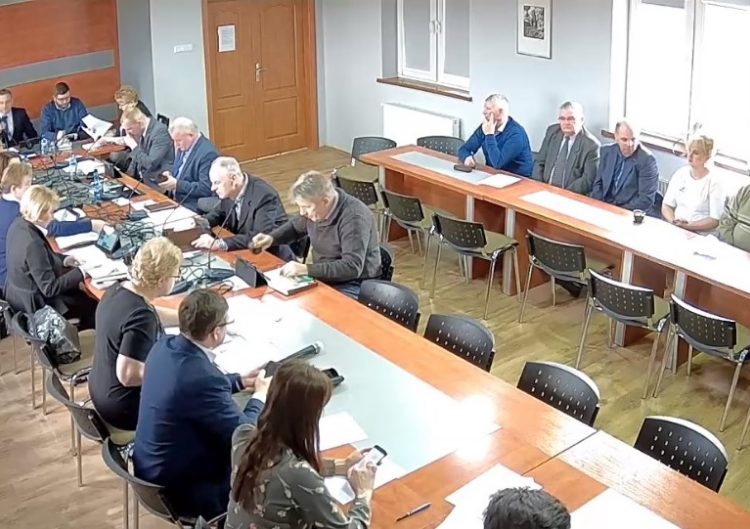 Trwa sesja rady gminy Słupca – oglądaj na żywo
