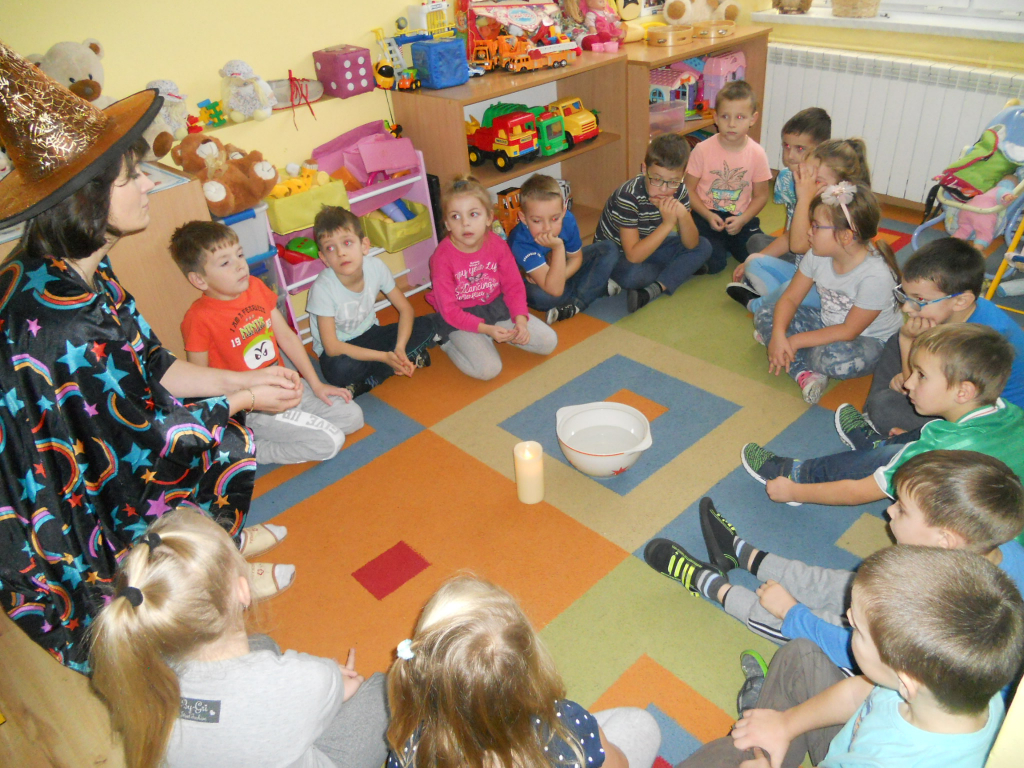 Andrzejkowy  wieczór w przedszkolu  w Młodojewie