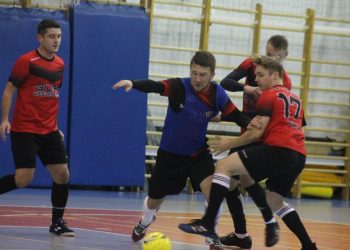 SLF Trzecia wygrana Stolarzy, trzecia wpadka Mieczownicy