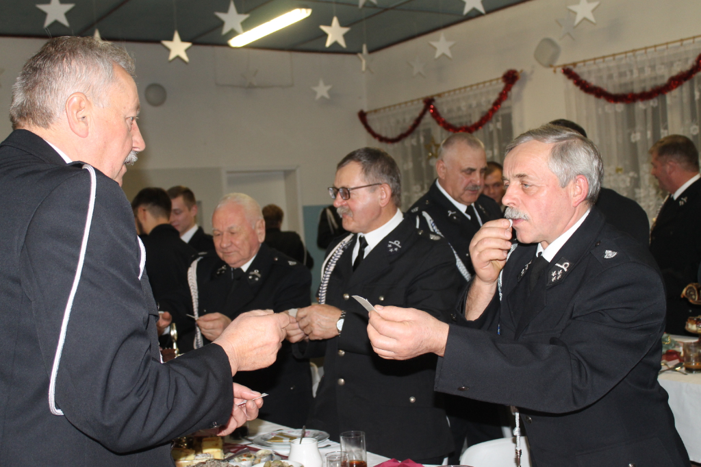 Strażacy dzielili się opłatkiem