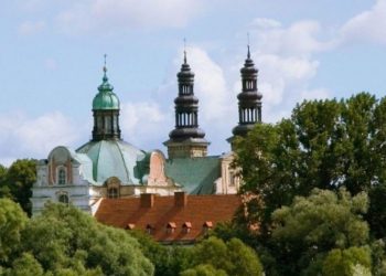 Klasztor w Lądzie wśród 100 Pomników Historii