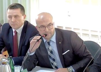 Trwa kluczowa dla przyszłości powiatu sesja ZDJĘCIA