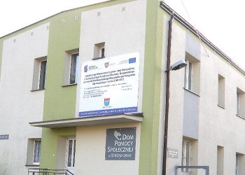 Zrzucił go ze schodów. Mężczyzna nie żyje