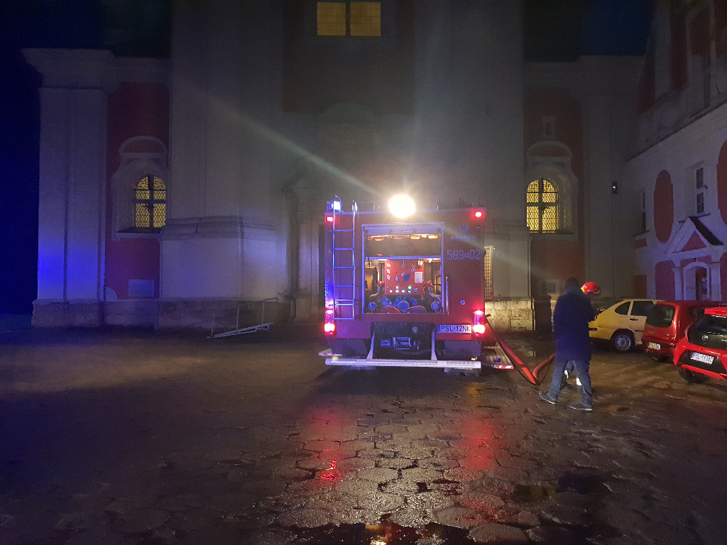 Pożar w Lądzie. Pali się w klasztorze! ZDJĘCIA