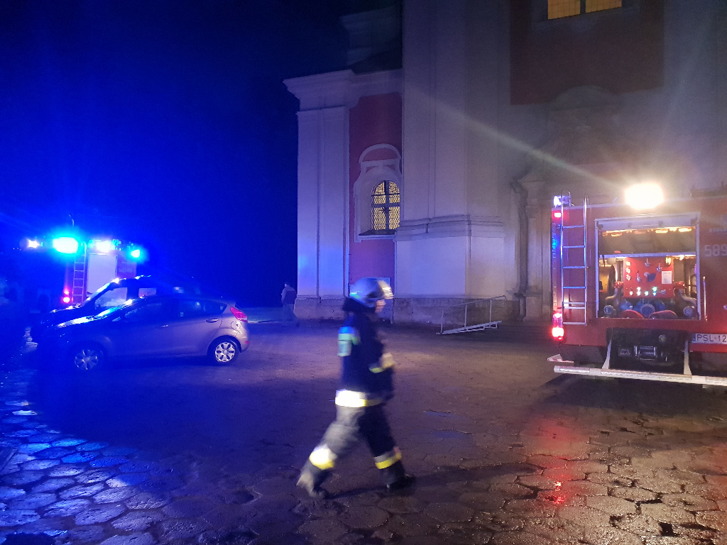 Pożar w Lądzie. Pali się w klasztorze! ZDJĘCIA