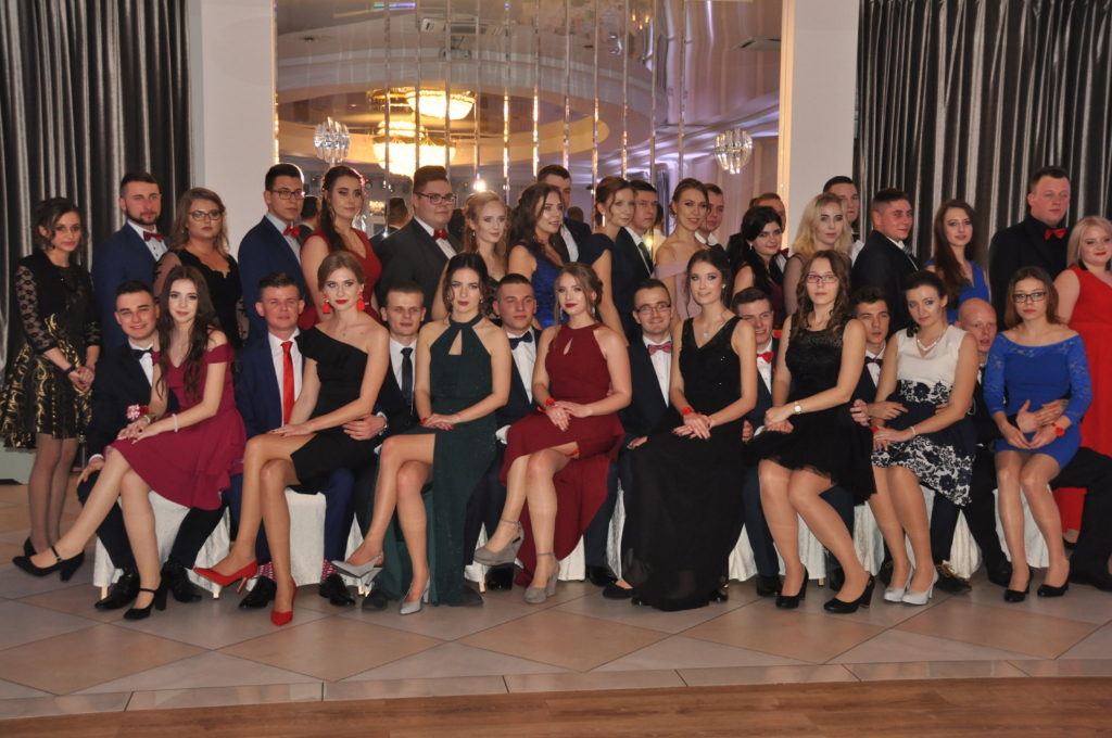 Tak się bawi Ekonomik na studniówce – FOTOGALERIA