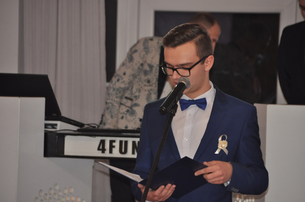 Tak się bawi Ekonomik na studniówce – FOTOGALERIA