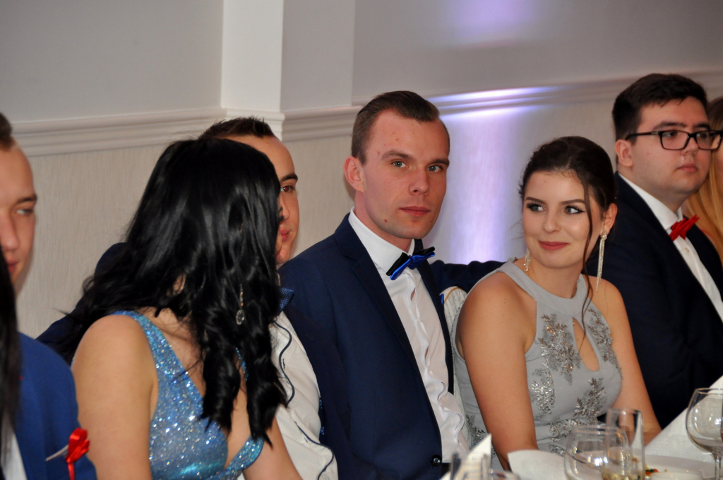 Tak się bawi Ekonomik na studniówce – FOTOGALERIA