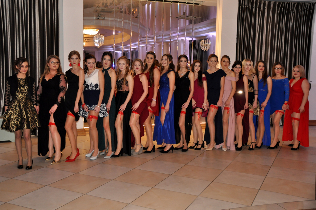 Tak się bawi Ekonomik na studniówce – FOTOGALERIA