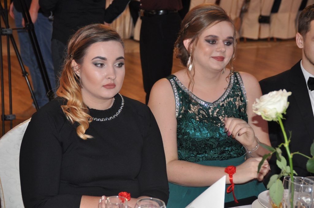 Tak się bawi Ekonomik na studniówce – FOTOGALERIA