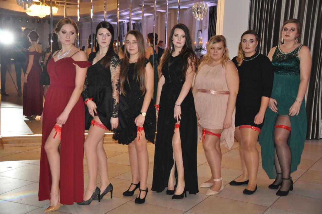 Tak się bawi Ekonomik na studniówce – FOTOGALERIA