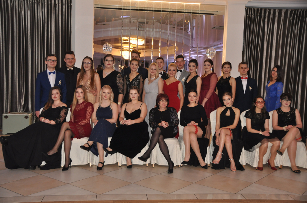 Tak się bawi Ekonomik na studniówce – FOTOGALERIA