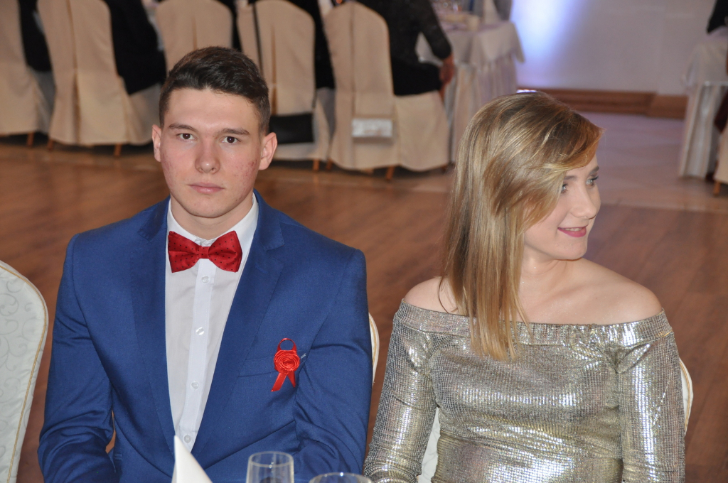 Tak się bawi Ekonomik na studniówce – FOTOGALERIA