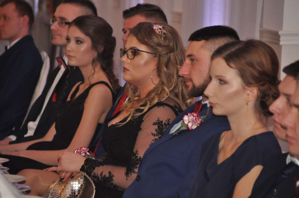 Tak się bawi Ekonomik na studniówce – FOTOGALERIA