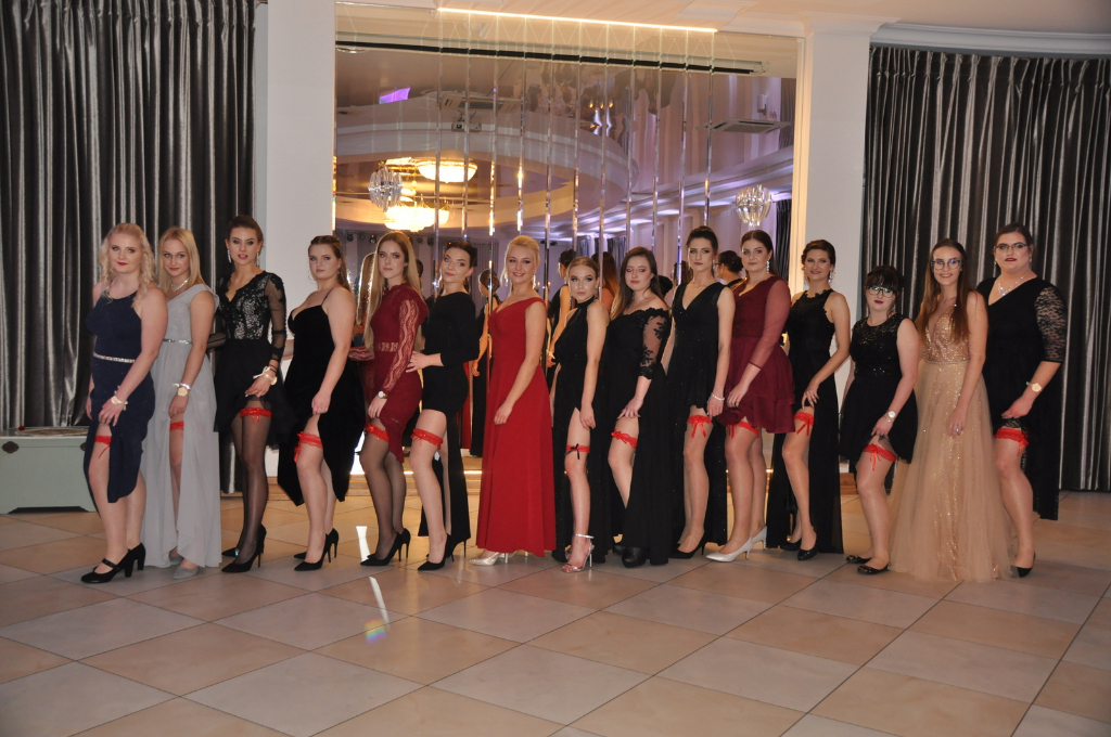 Tak się bawi Ekonomik na studniówce – FOTOGALERIA