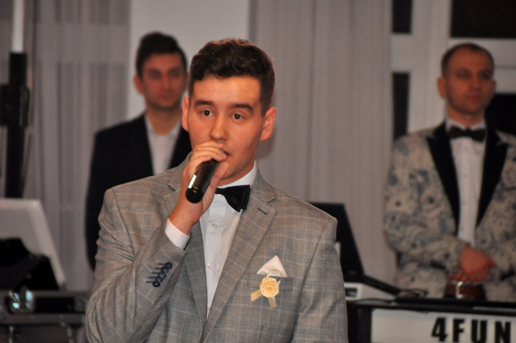 Tak się bawi Ekonomik na studniówce – FOTOGALERIA