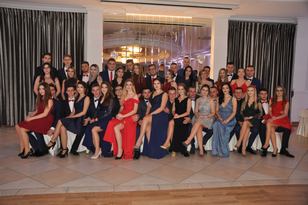 Tak się bawi Ekonomik na studniówce – FOTOGALERIA