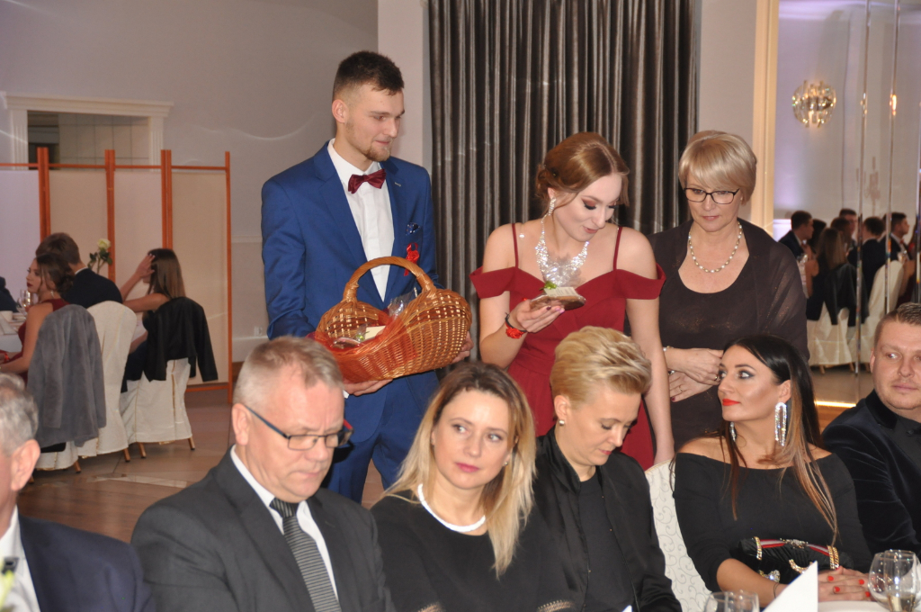 Tak się bawi Ekonomik na studniówce – FOTOGALERIA